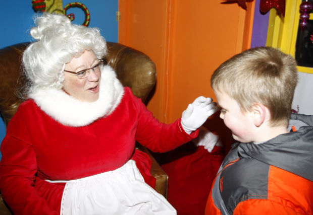112814cc-holiday-hoopla-01